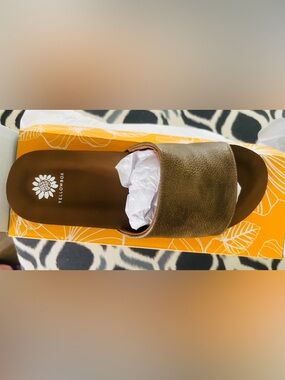 Yellow Box Brown Leather Slide